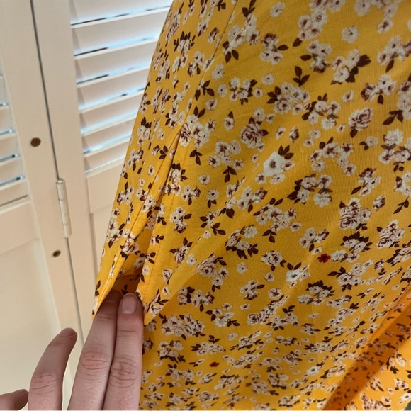 Soft, Flowy Halter Mini Dress - Picture 5 of 8